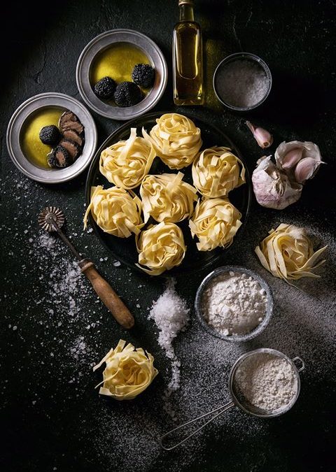 Una meraviglia di piacere e gusto Tagliatelle al tartufo… il tartufo abbinato alla pasta…